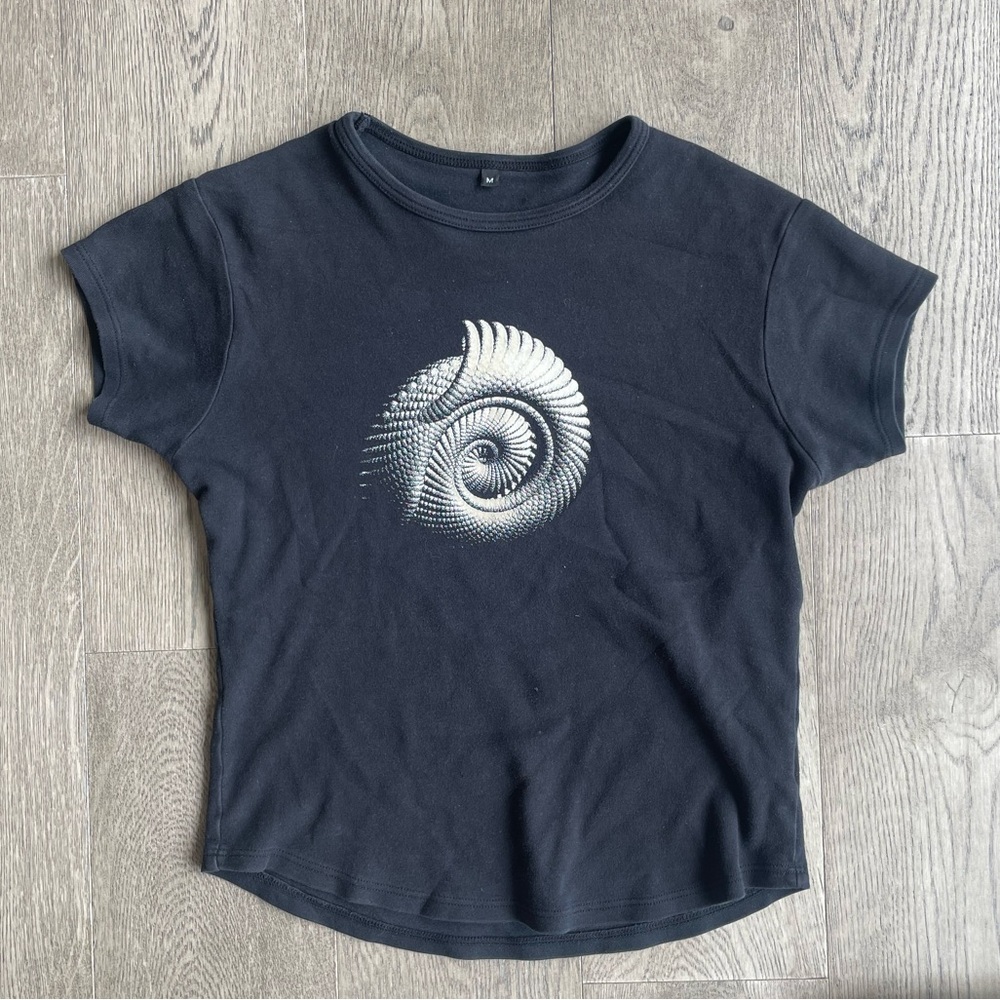Black baby tee